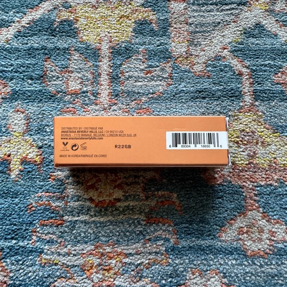 Anastasia Beverly Hills Stick Blush in Latte - Picture 5 of 6